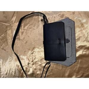 Houndstooth crossbody sachel